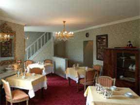 Les Lions De Beauclerc Hotel Lyons-la-Foret Exterior photo