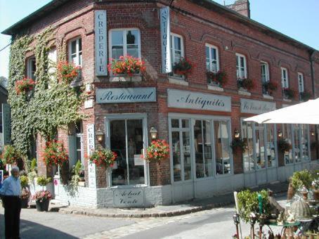 Les Lions De Beauclerc Hotel Lyons-la-Foret Exterior photo